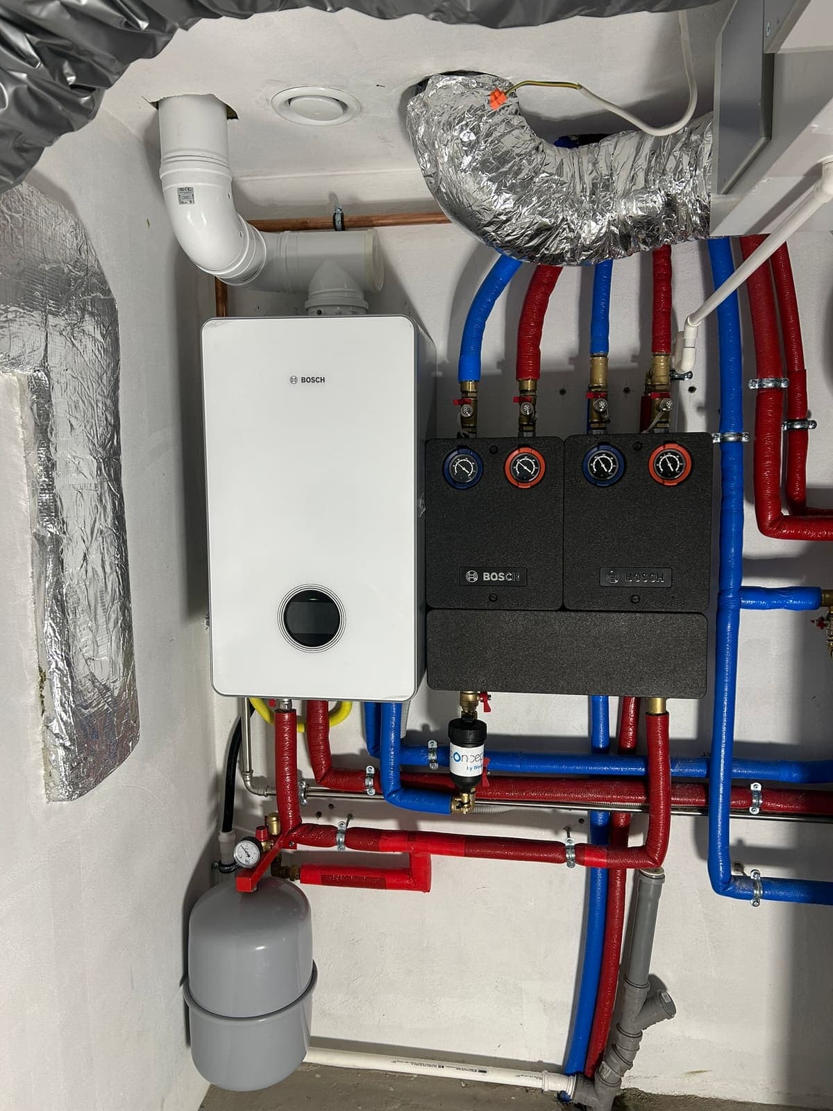 Kocioł gazowy BOSCH CS7800iW — zdjęcie 2