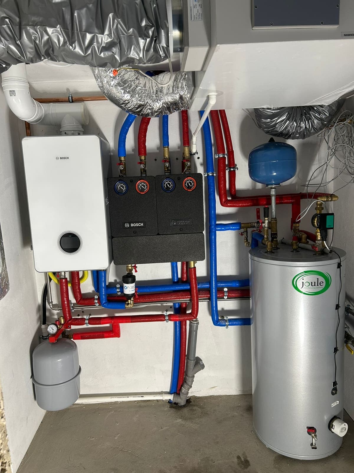 Kocioł gazowy BOSCH CS7800iW — zdjęcie 3