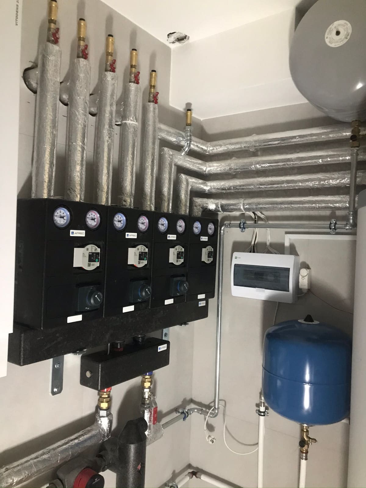 Kocioł gazowy Viessmann 70 kW — zdjęcie 4